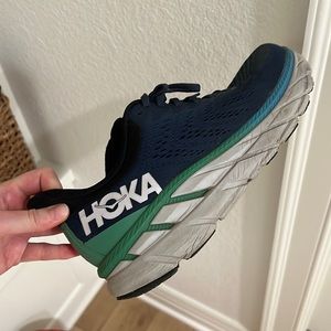 Mens 9.5 Hoka tennis shoes